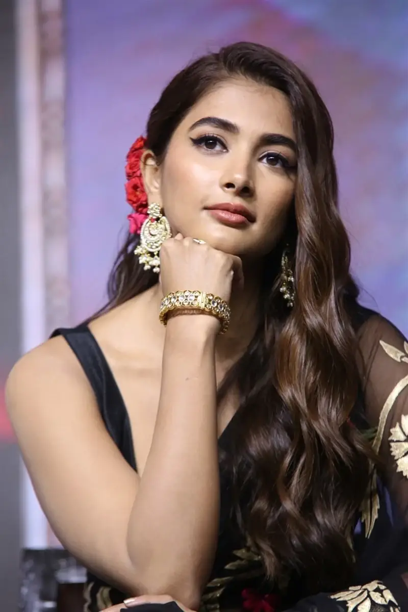 INDIAN ACTRESS POOJA HEGDE IN BLACK SAREE AT MOVIE PRE RELEASE 12